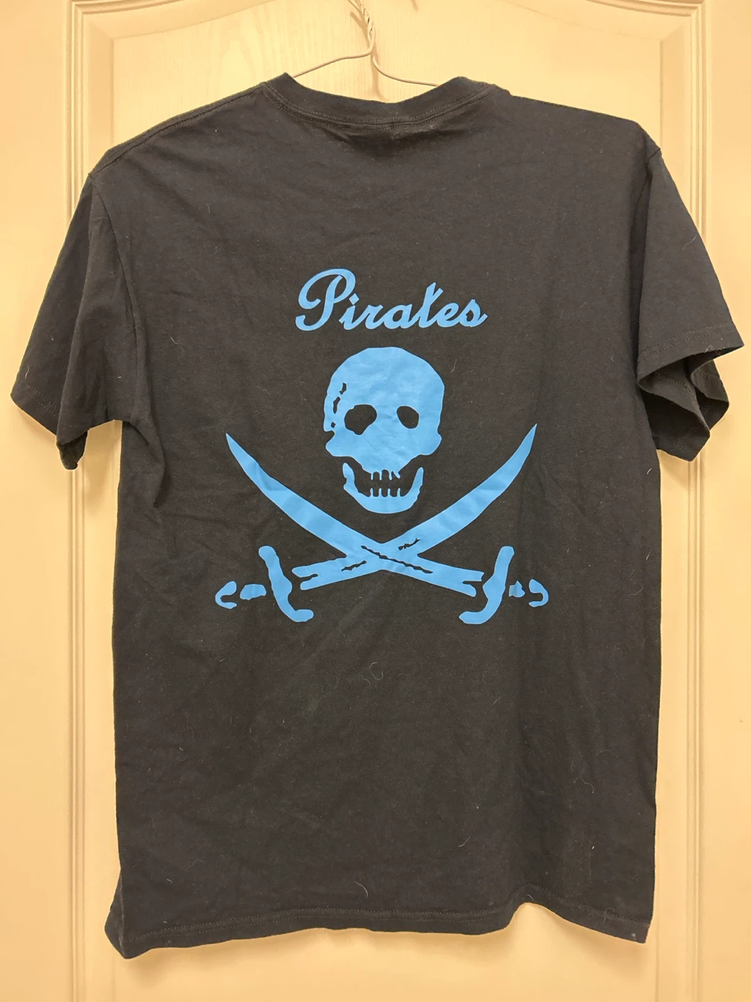 Black T-Shirt with Pirates Skull and Crossbones Graphic - photo 2