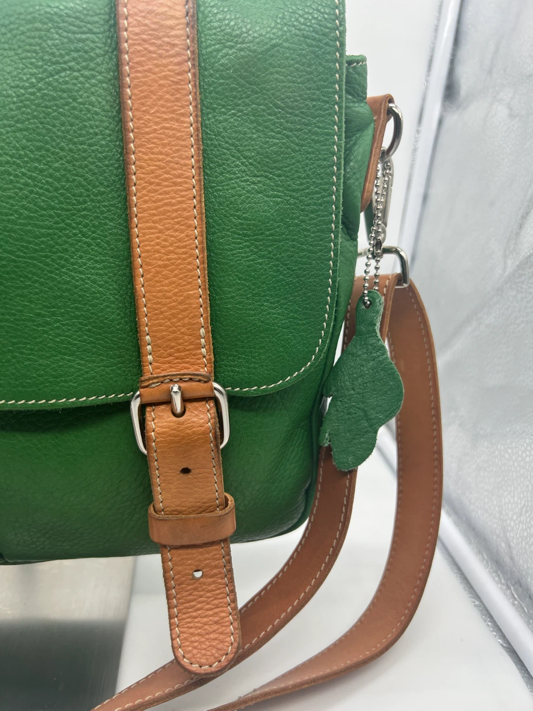 Roots Hot Pink Satin Green Leather Messenger Bag - photo 2