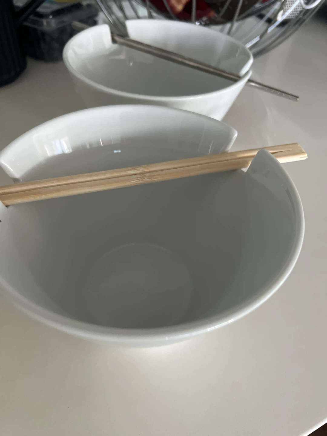 White Ramen bowls with chop stick holders - photo 2