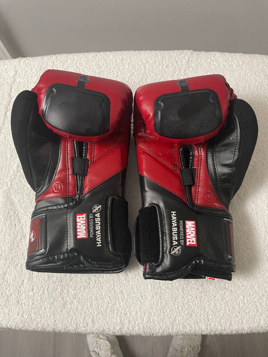 BRAND NEW Hayabusa x Marvel Deadpool Boxing Gloves - 16oz - photo 2