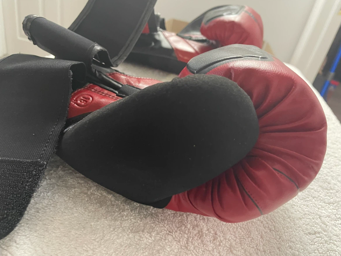 BRAND NEW Hayabusa x Marvel Deadpool Boxing Gloves - 16oz - photo 5