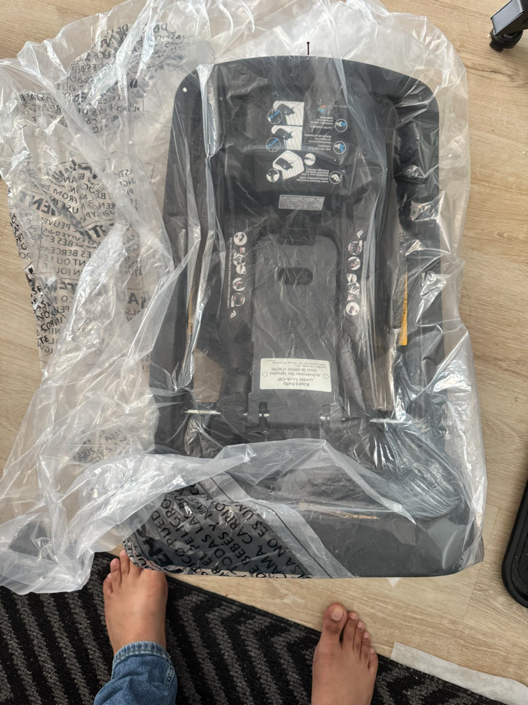 Evenflo Infant Car Seat with Base - photo 3