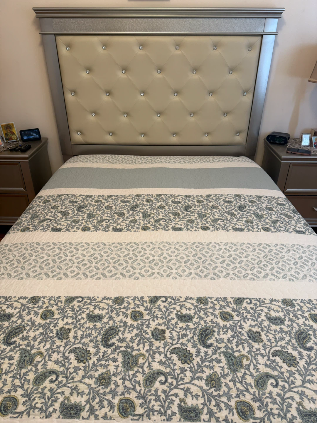 Tufted Upholstered Headboard Silver Bed Frame - photo 3