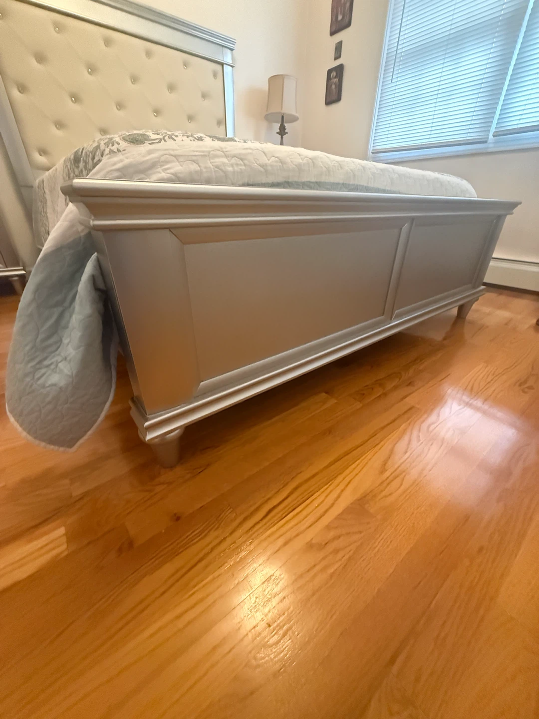 Tufted Upholstered Headboard Silver Bed Frame - photo 5