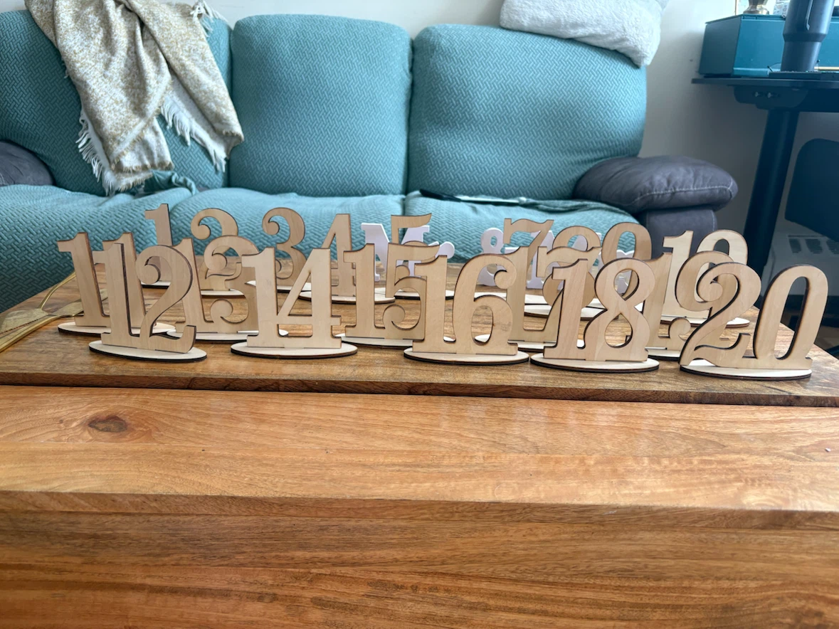 Wooden table numbers, Mrs and Mr and cake cutters
