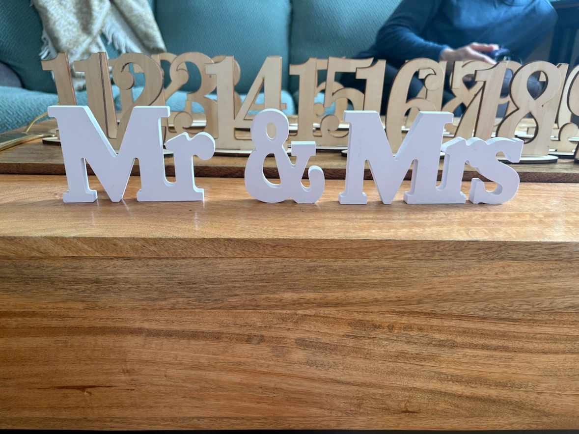 Wooden table numbers, Mrs and Mr and cake cutters - photo 2