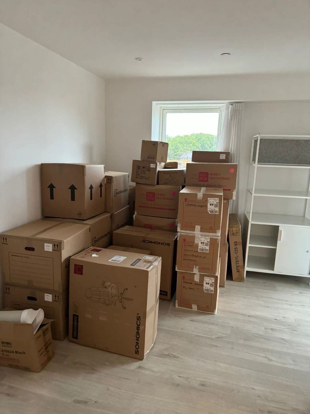 Moving Boxes & Furniture - photo 4