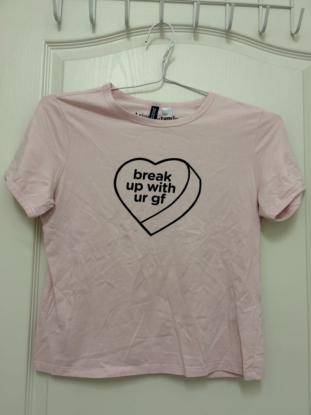 H&M Ariana Grande "break up with ur gf" Graphic T-Shirt