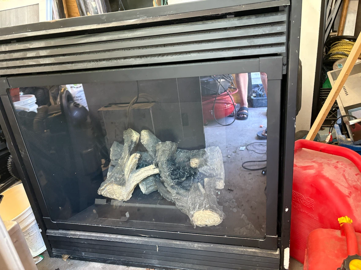 Gas fireplace