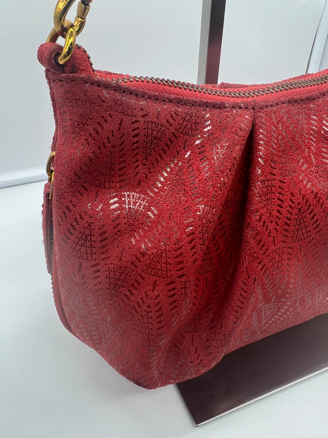 Sharif Red Textured Expandable Shoulder Bag - photo 2