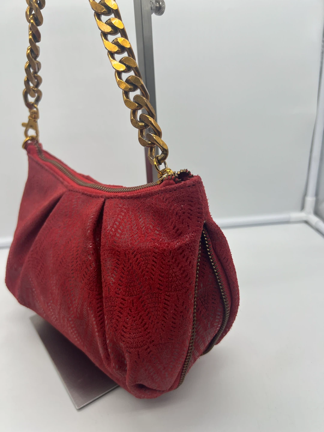 Sharif Red Textured Expandable Shoulder Bag - photo 3