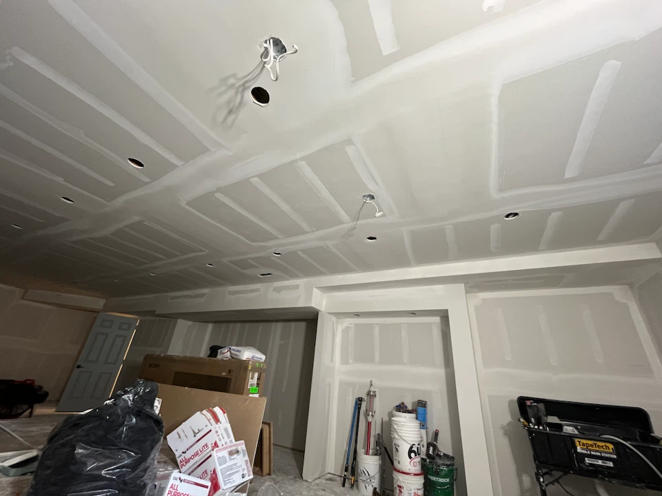 Mud taping drywall