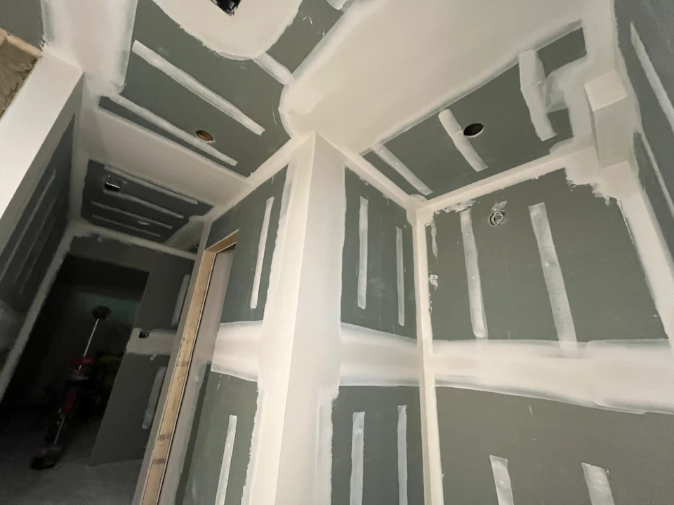 Mud taping drywall - photo 5