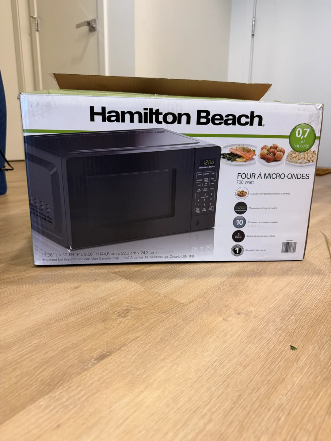 Hamilton  beach microwave oven 700W 0.7 cu. ft. - photo 4