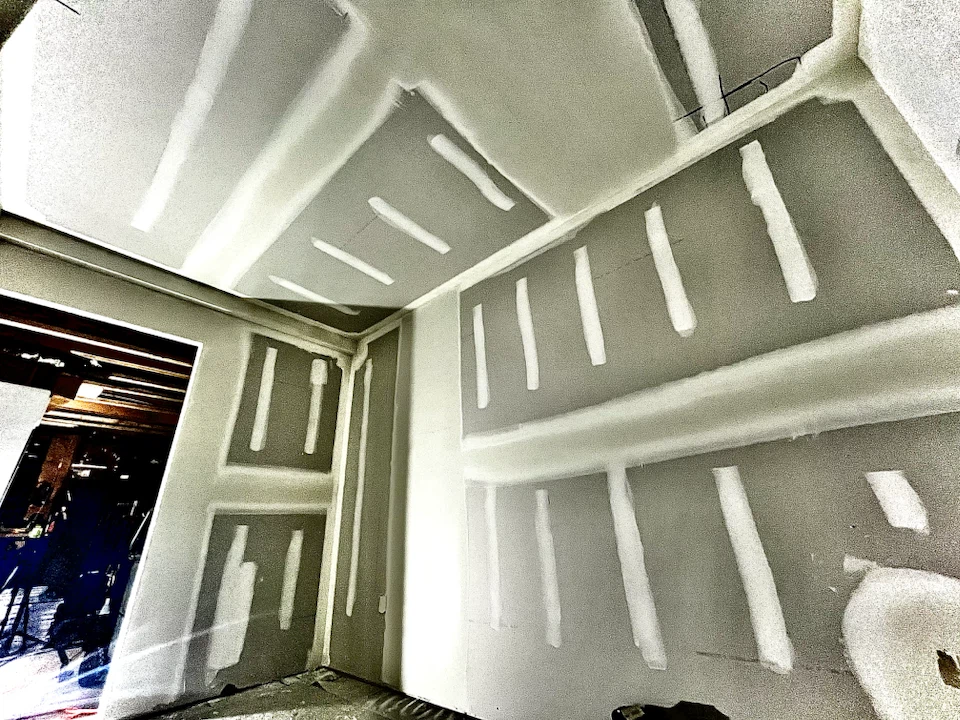 Tape mudding drywall - photo 2