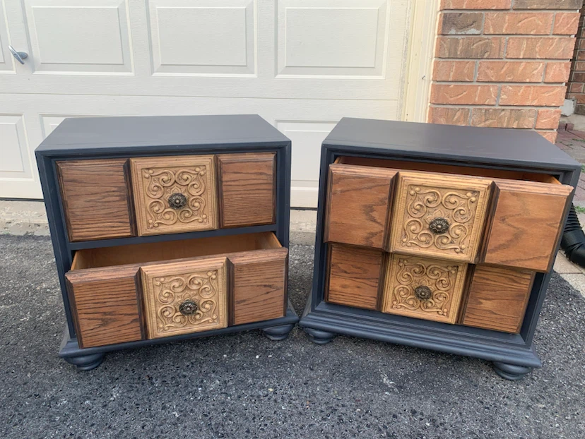 Pair of Vintage Nightstands/End Tables - photo 3