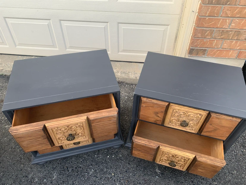 Pair of Vintage Nightstands/End Tables - photo 4