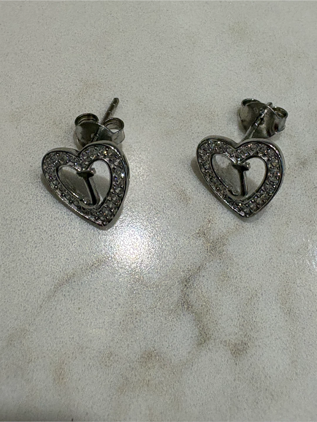 SILVERCUTE Heart Stud Earrings
