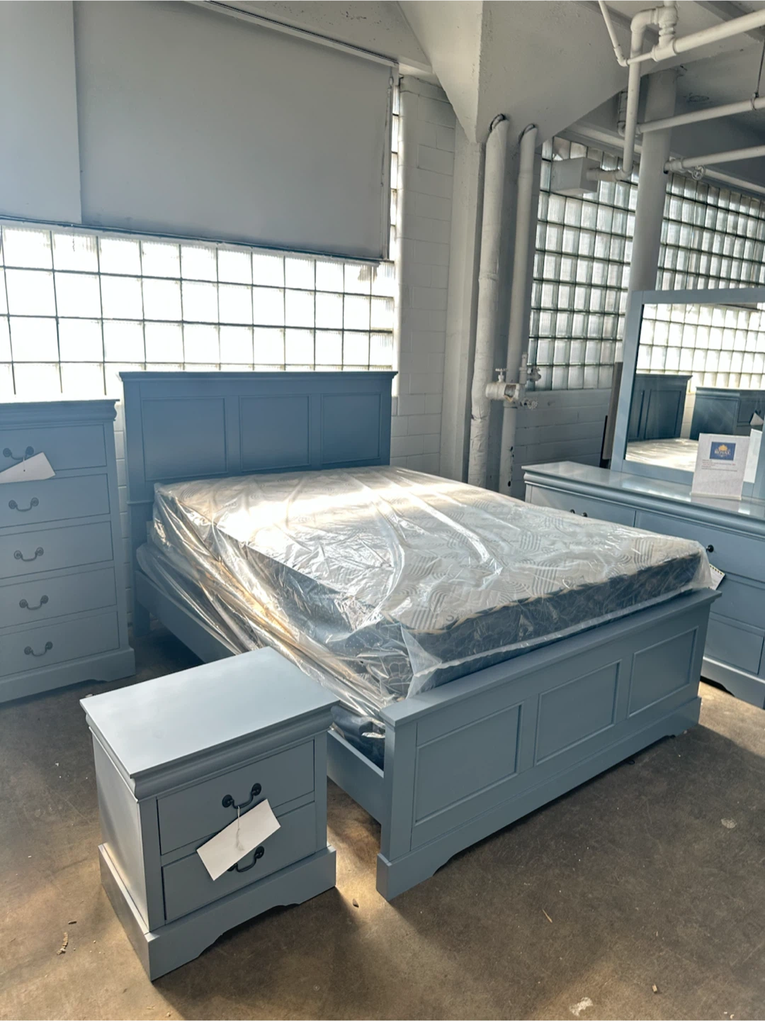 4 piece bedroom set bf Mr dr ns