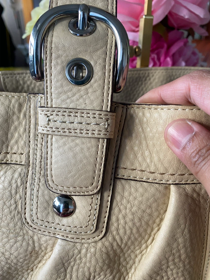 Coach Leather Shoulder Bag - photo 2
