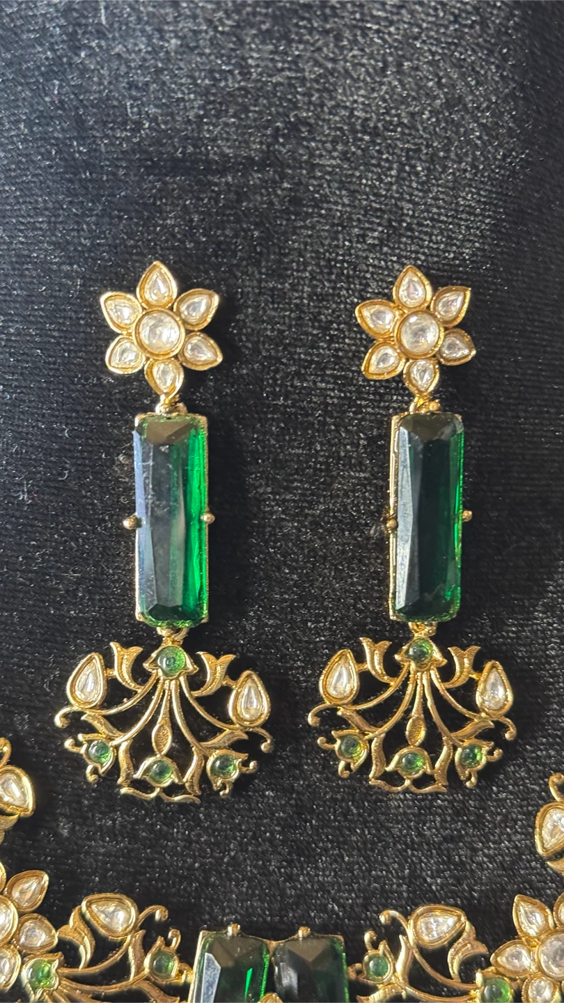 Green sabya sachi inspired fusion set - photo 4