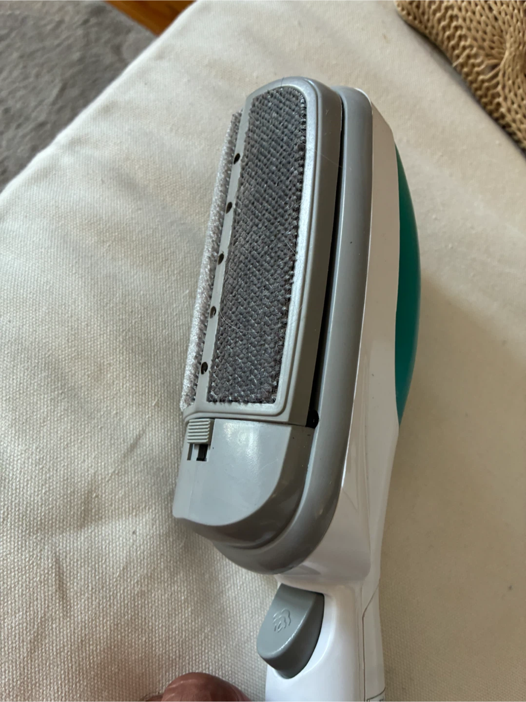 $6 Tobi Handheld Travel Garment Steamer lint brush  iron - photo 2