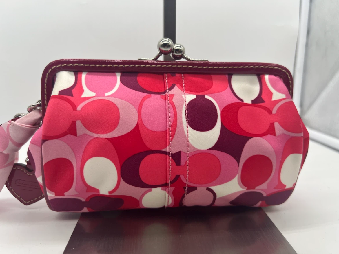 Coach Y2K Limited Edition Valentine Kisslock Wallet Clutch - photo 3