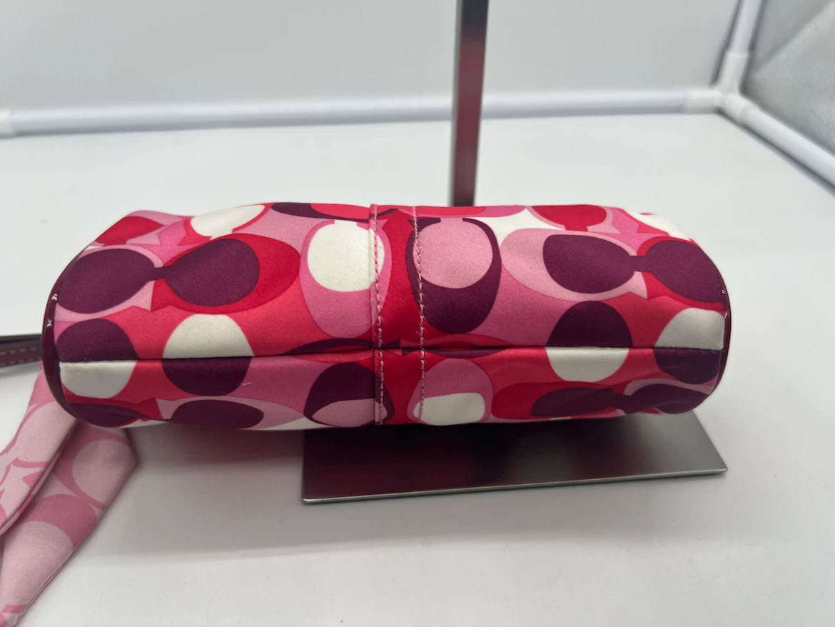 Coach Y2K Limited Edition Valentine Kisslock Wallet Clutch - photo 5