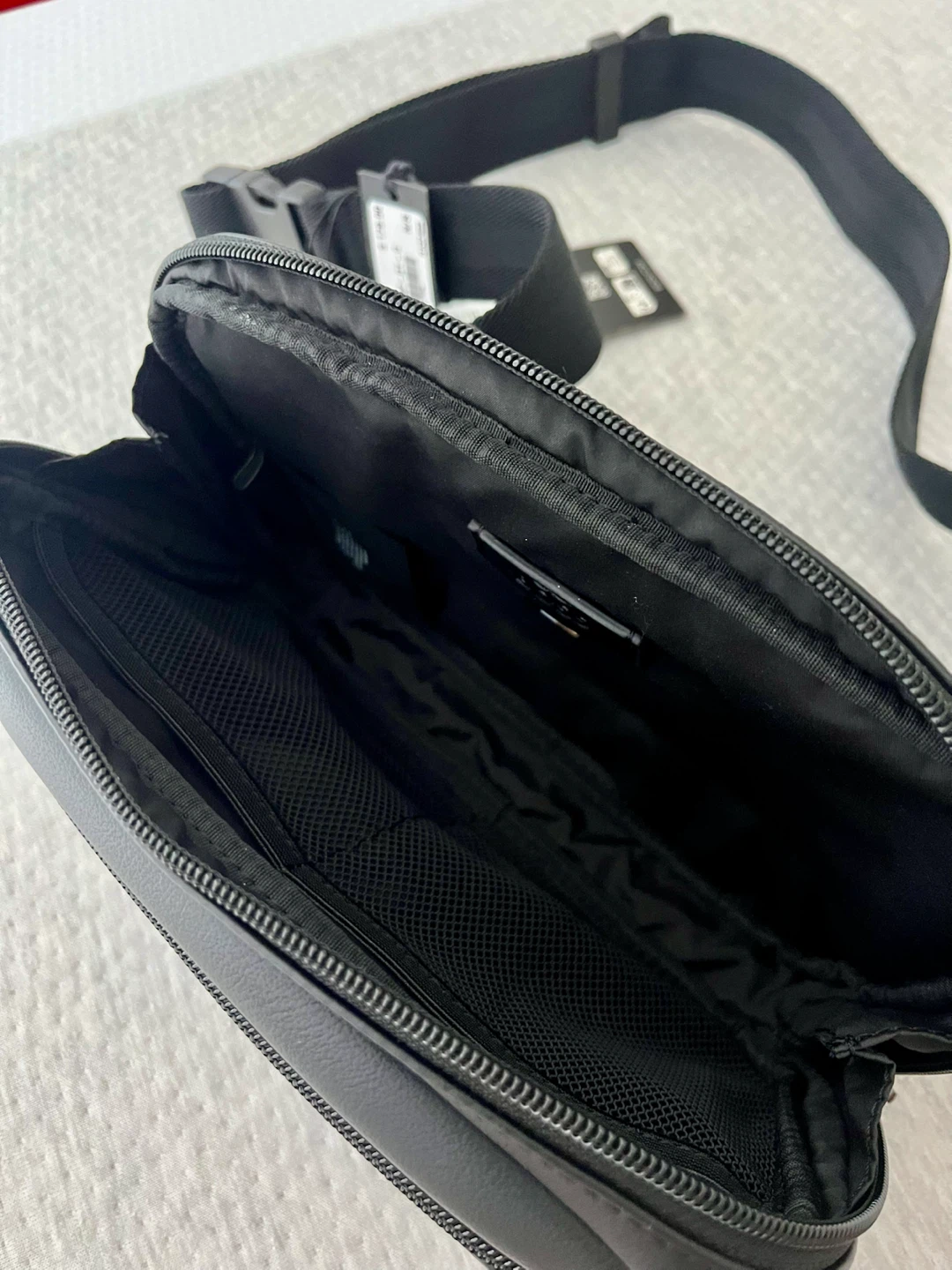 Hugo Boss side bag - photo 3