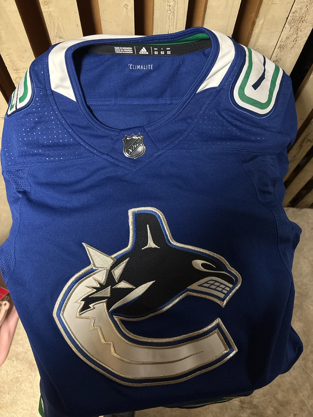 Vancouver Canucks Boeser #6 Jersey - photo 2