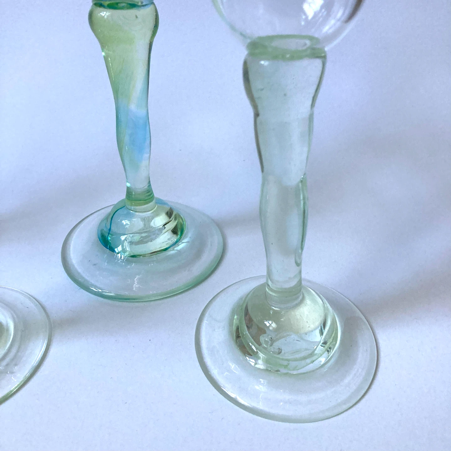 Set of 4 Vintage Postmodern Hand Blown Glasses - Signed - photo 3