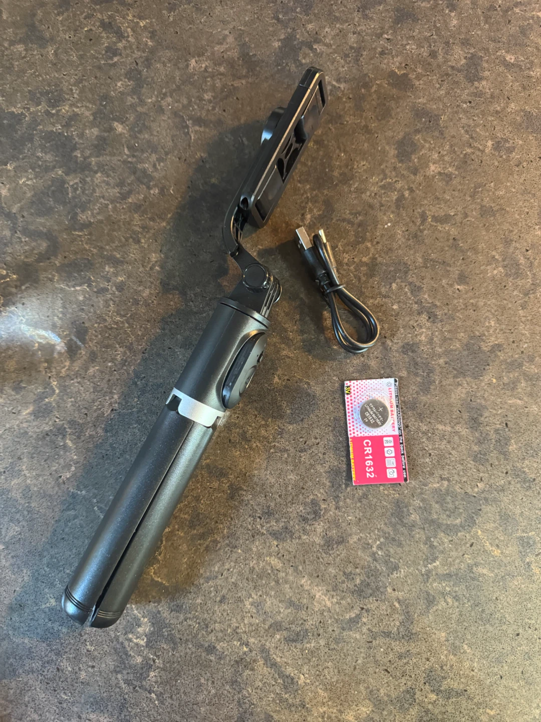 SelfieShow Selfie Stick Tripod with Remote - photo 2