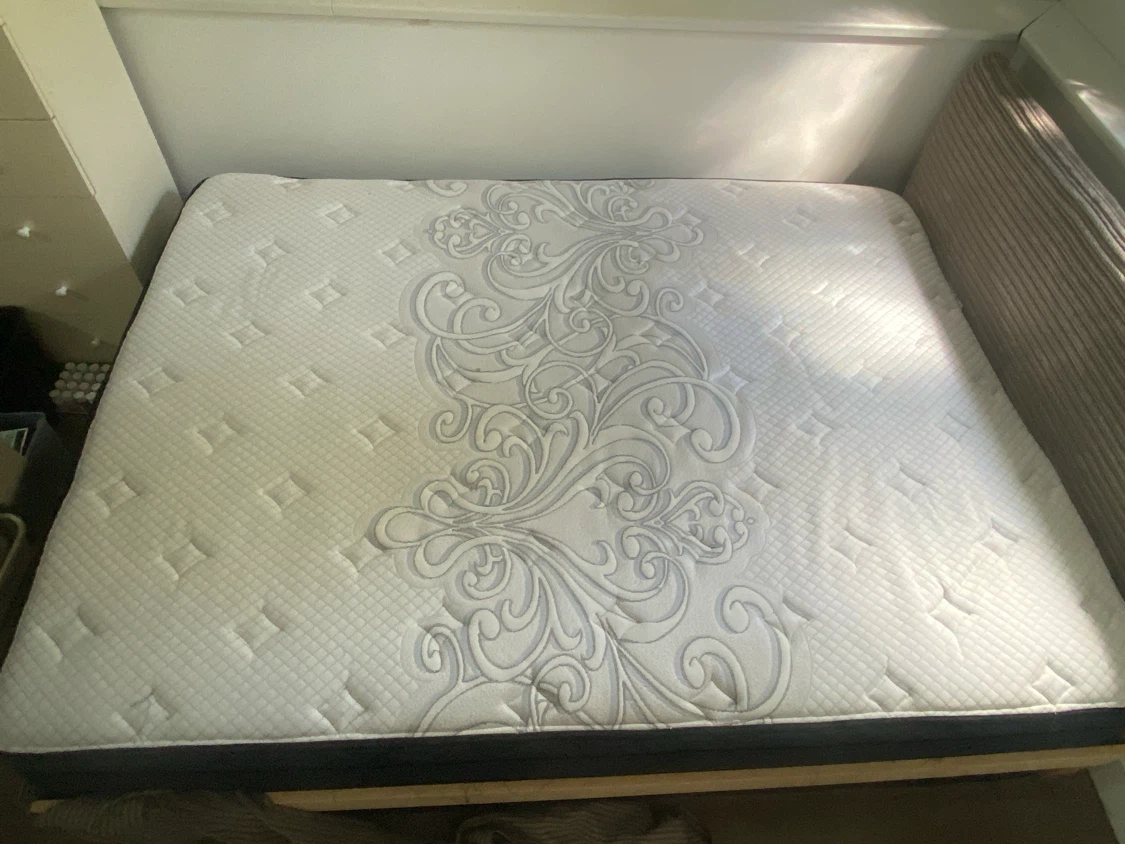 Queen Mattress with Boxspring - photo 2