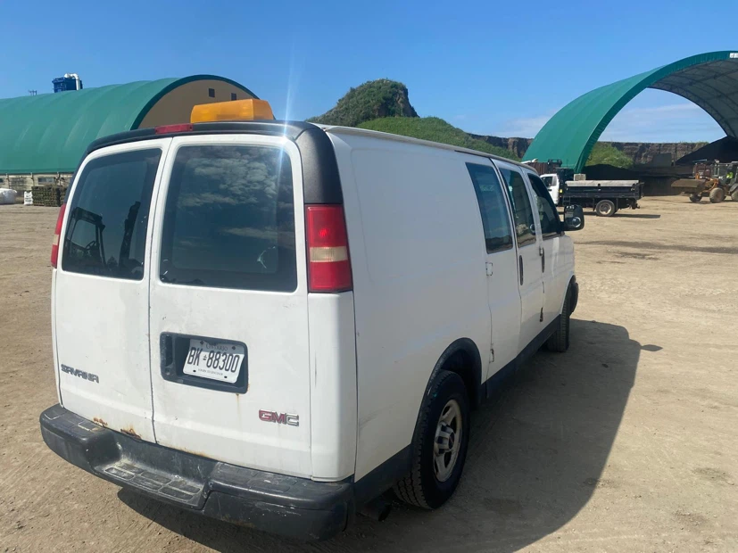 2003 White GMC Savana Cargo Van