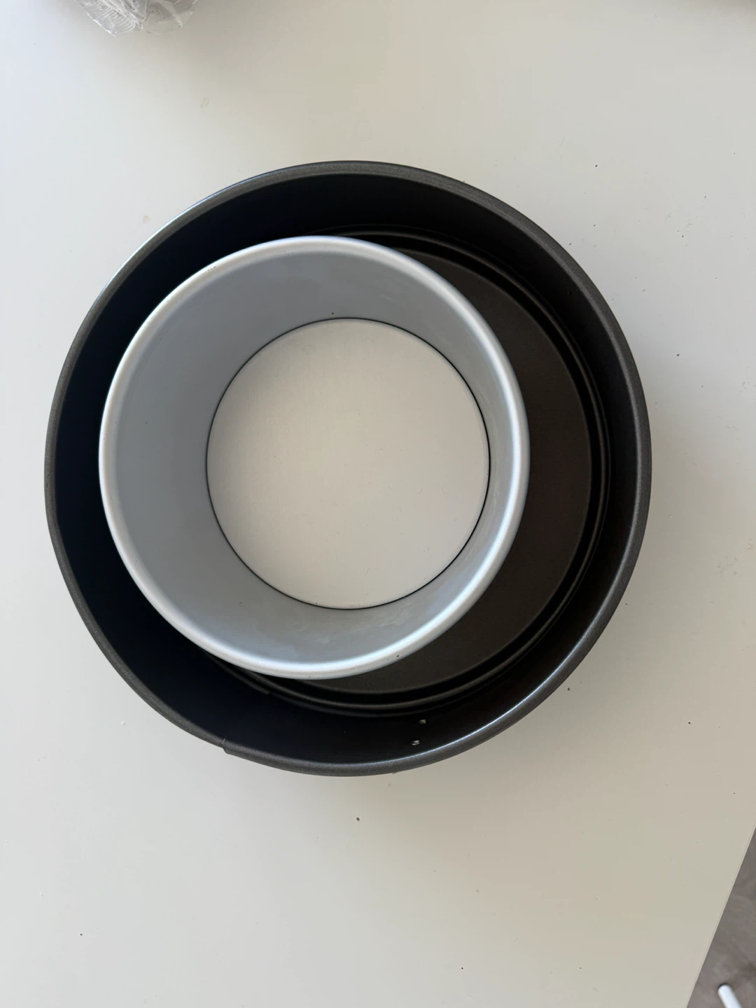 Round Cake Pan Set
