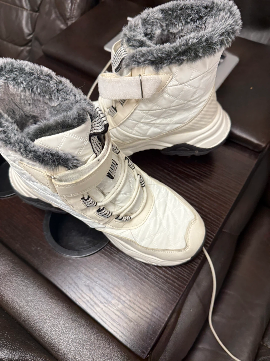 VITIKKE White Faux Fur Lined Winter Boots