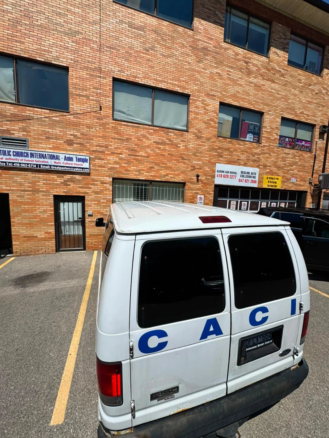 White Ford E-Series Van - photo 4