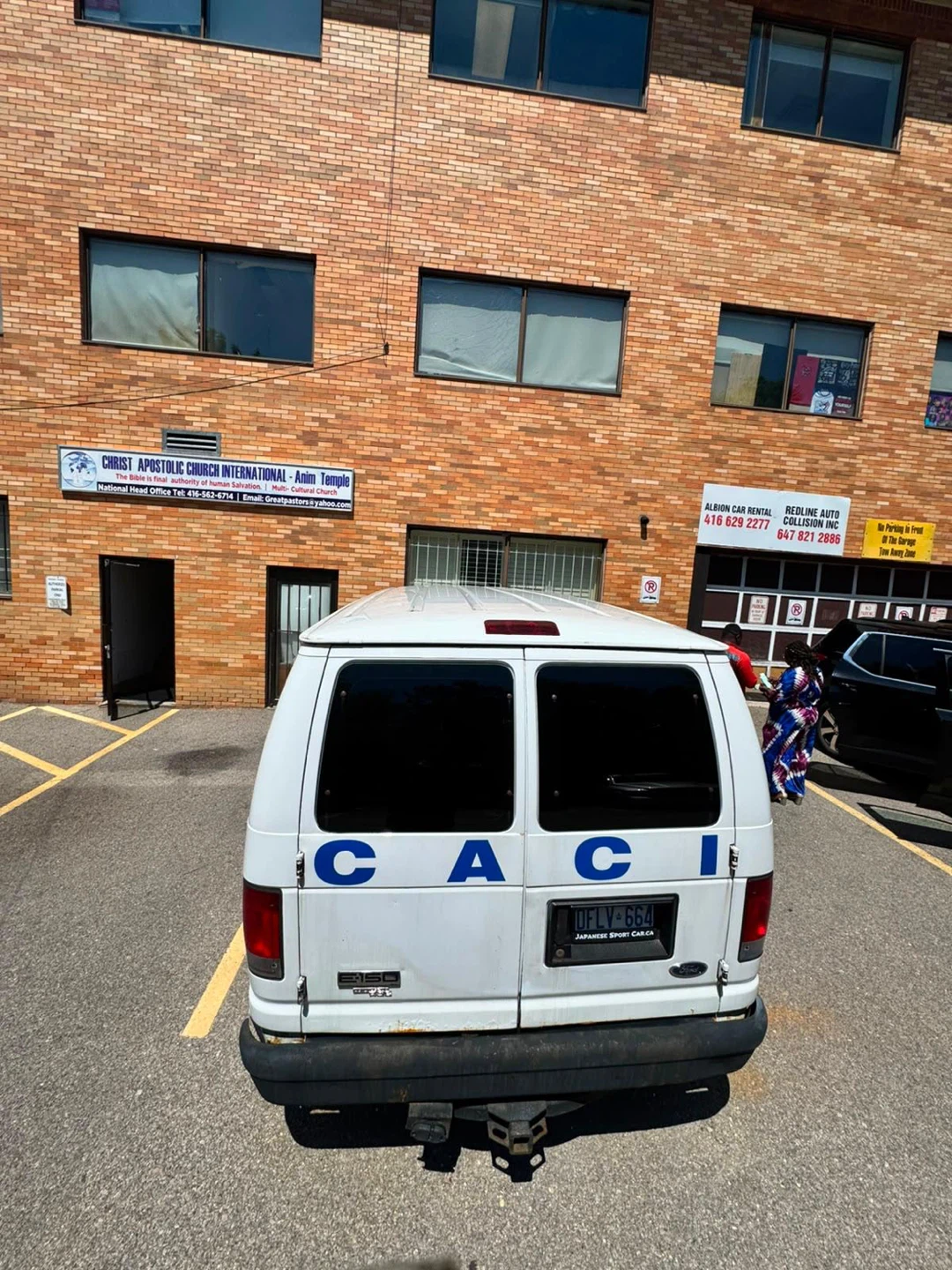 White Ford E-Series Van - photo 5