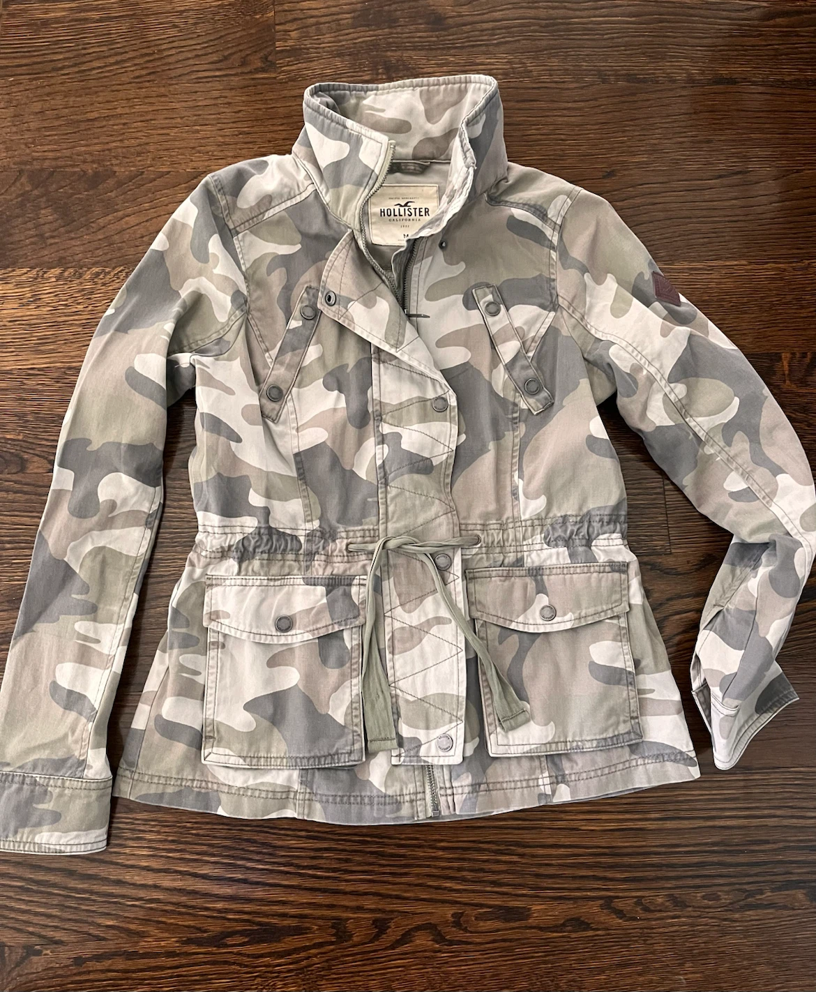 Hollister Camo Field Jacket Size Medium