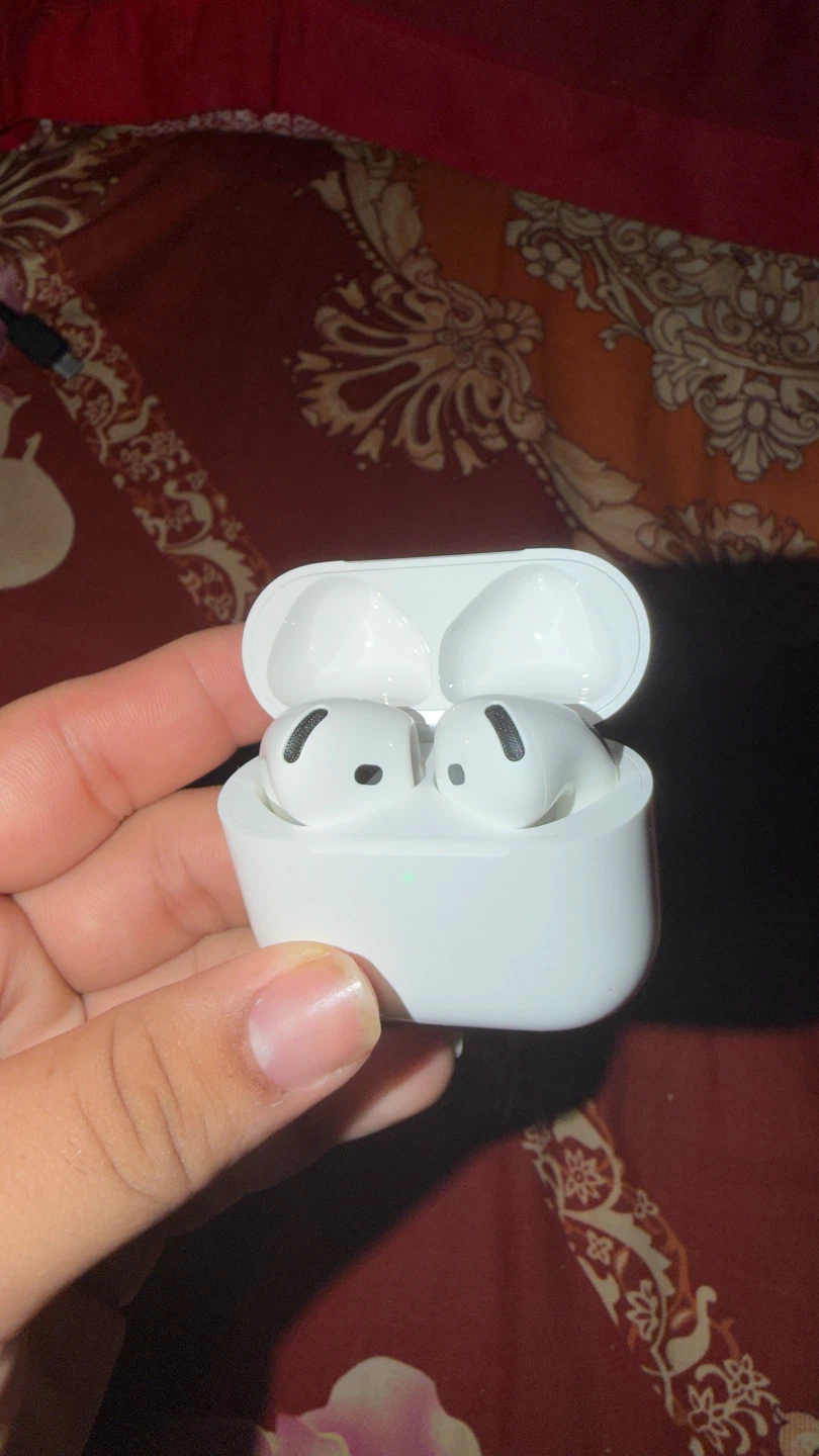 Apple AirPods 4 - photo 2