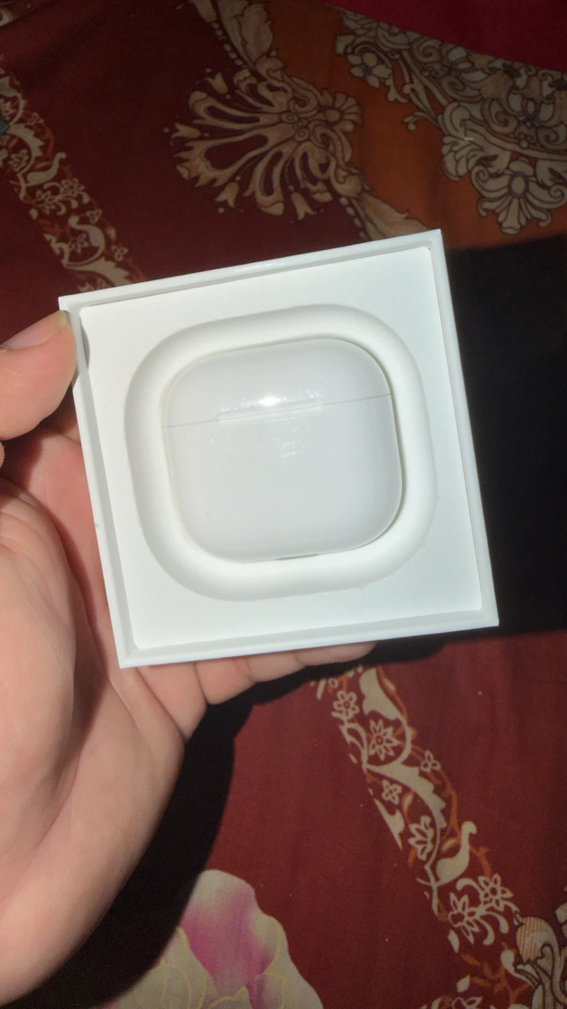 Apple AirPods 4 - photo 4
