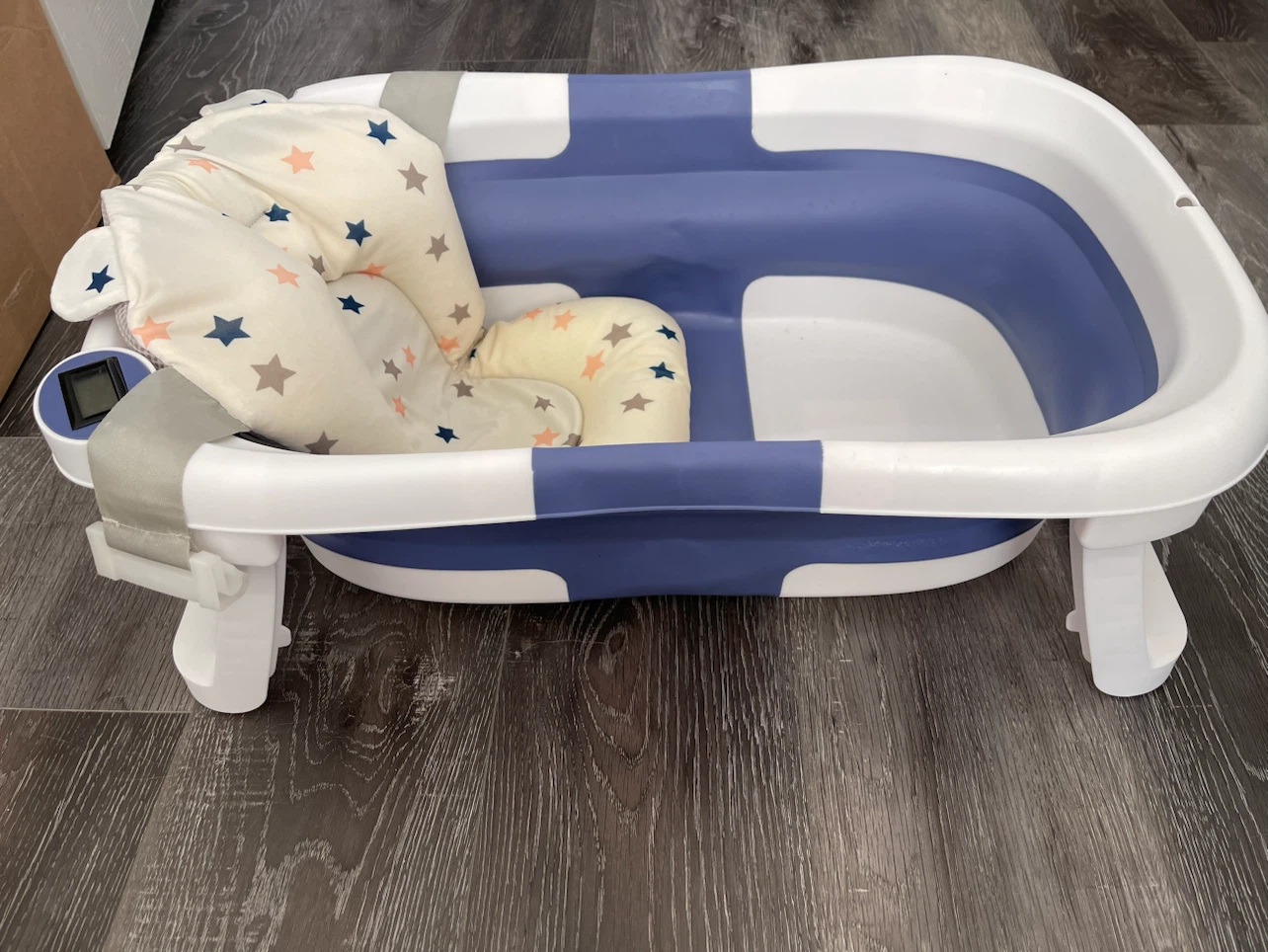 Collapsible Baby Bathtub with Digital Thermometer $15 - photo 2
