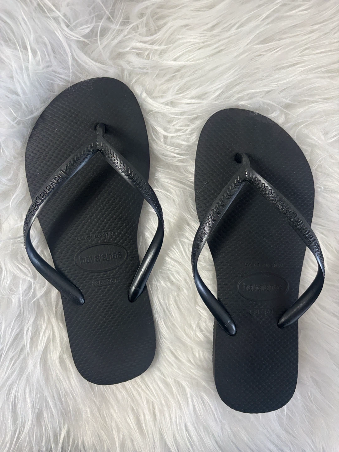 Havaianas Black Flip Flops Size 36-38