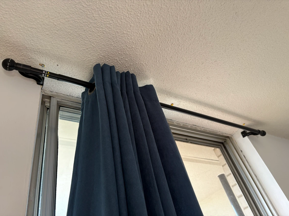 Tension Curtain Rod adjustable - photo 3