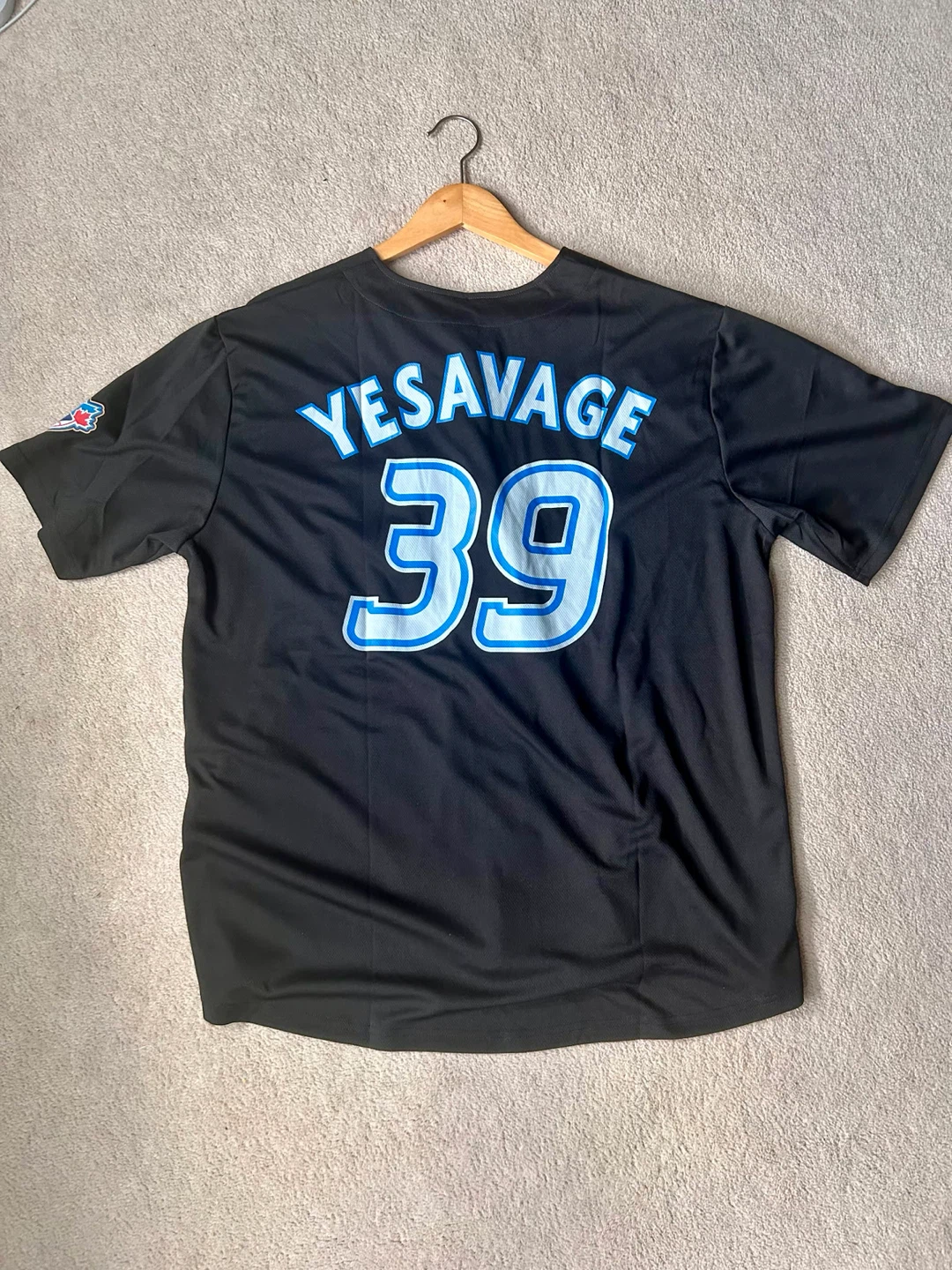 Giveaway Trey Yesavage Blue Jays Jersey - photo 2