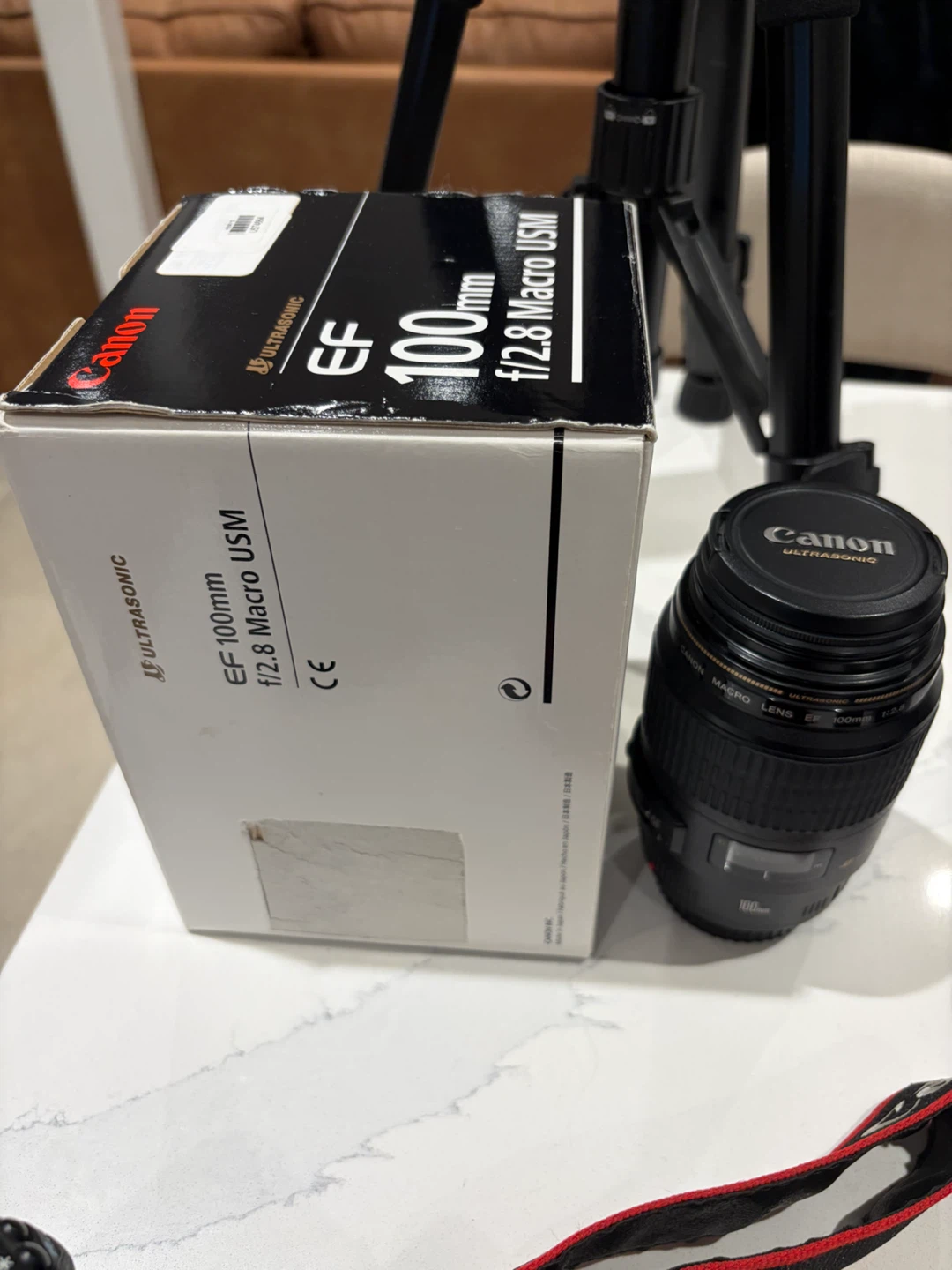 Canon EF 100mm f/2.8 Macro USM Lens