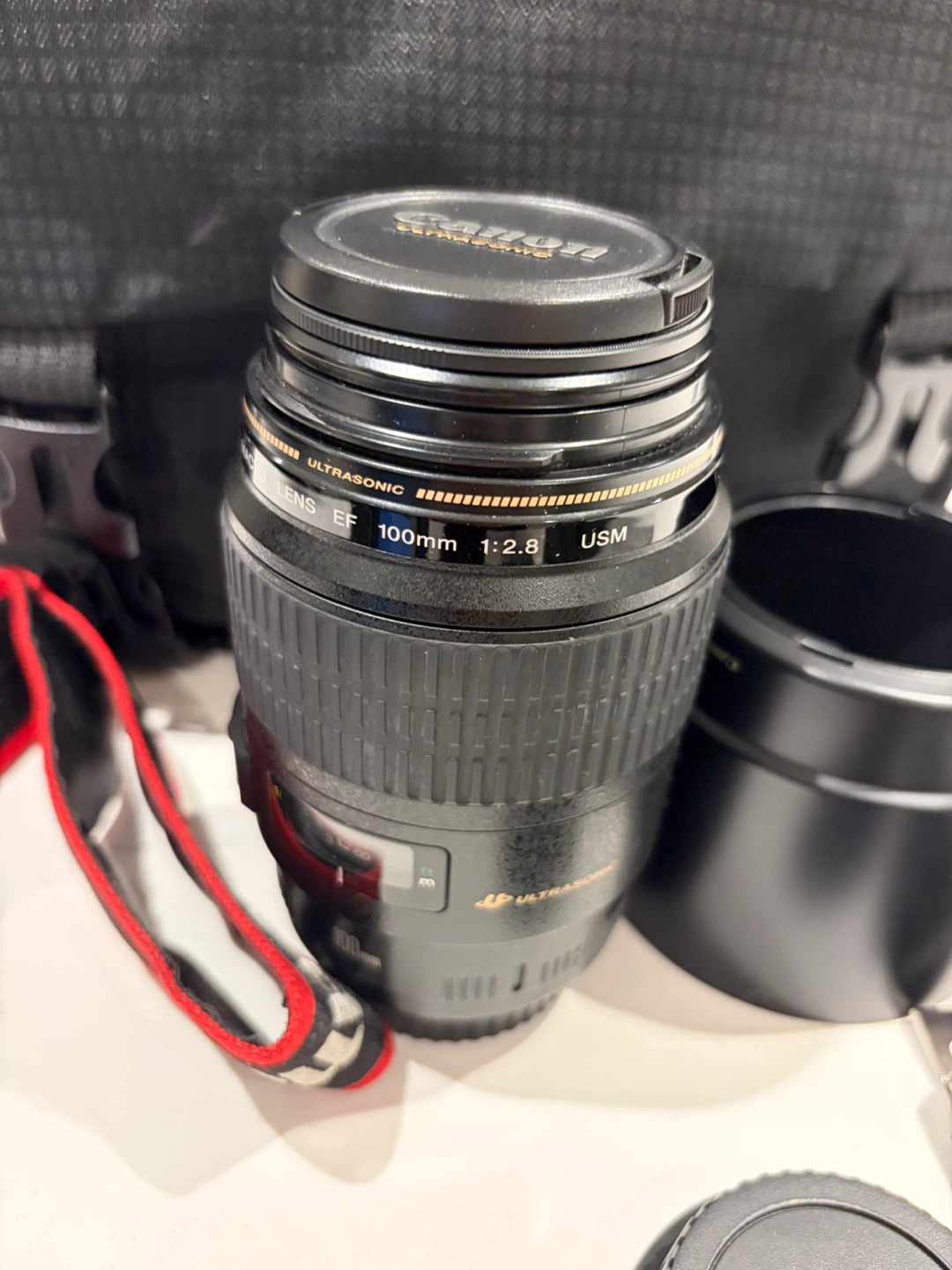 Canon EF 100mm f/2.8 Macro USM Lens - photo 2