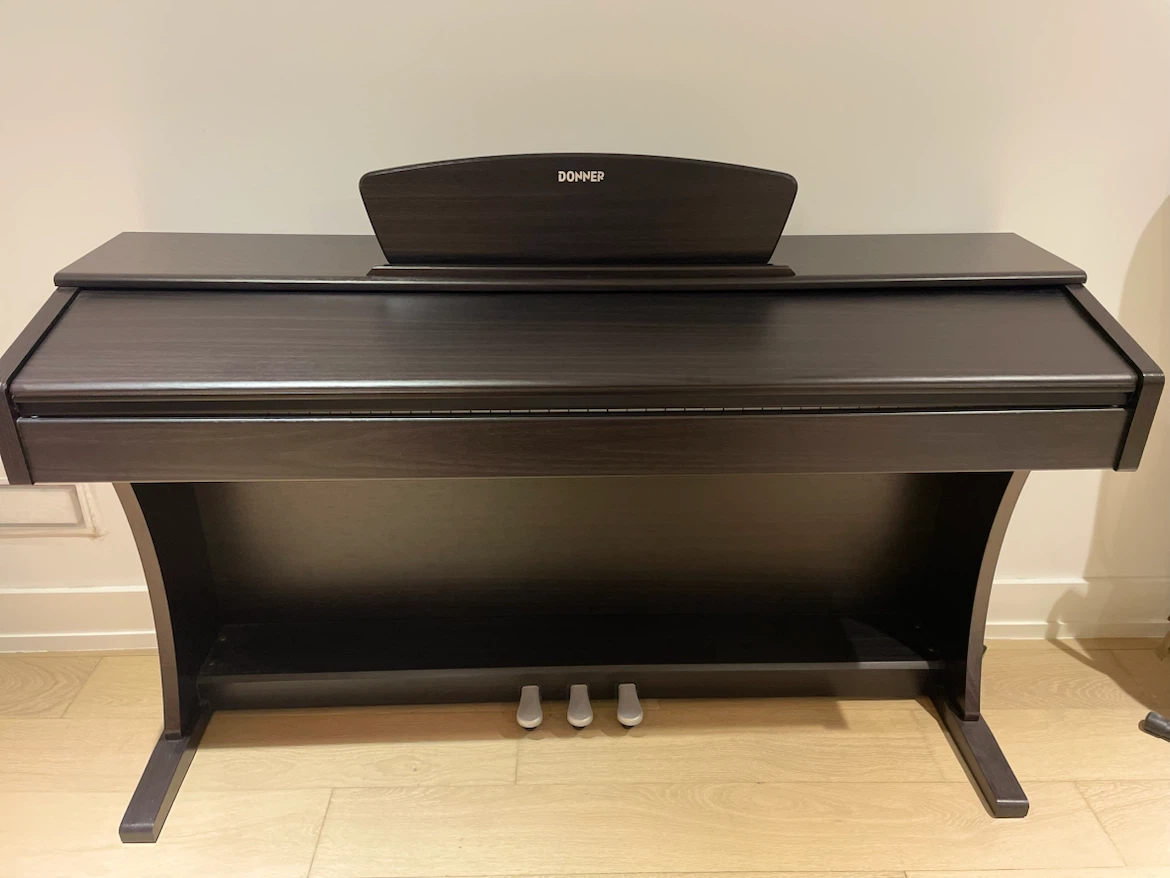 Donner DDP-300 88-Key Piano with piano chair