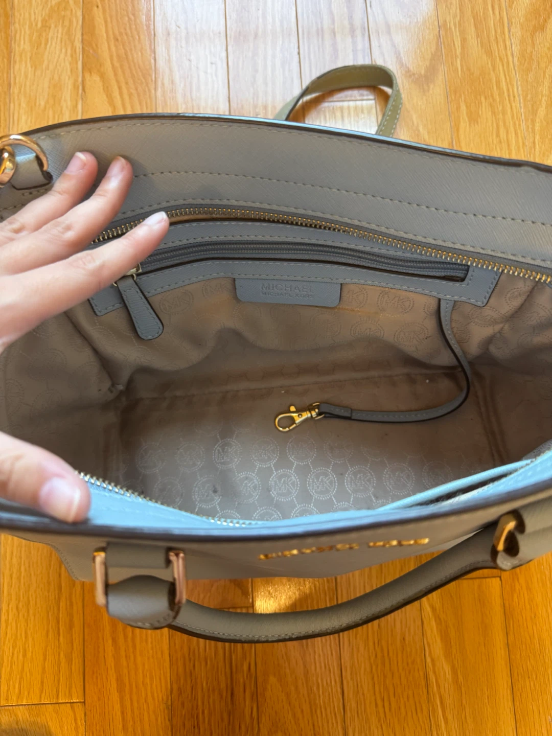 Michael Kors Medium Satchel Handbag - photo 4