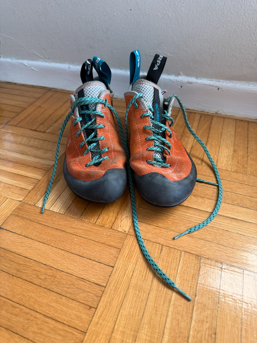 SCARPA Helix Climbing Shoes Women’s Size 8.5